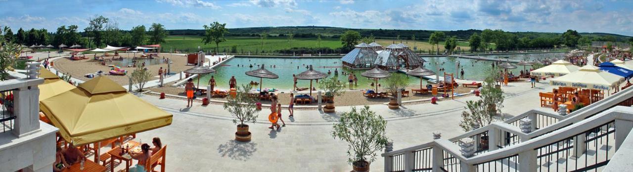Egri Korona Borhaz Es Wellness Hotel Демьен Экстерьер фото
