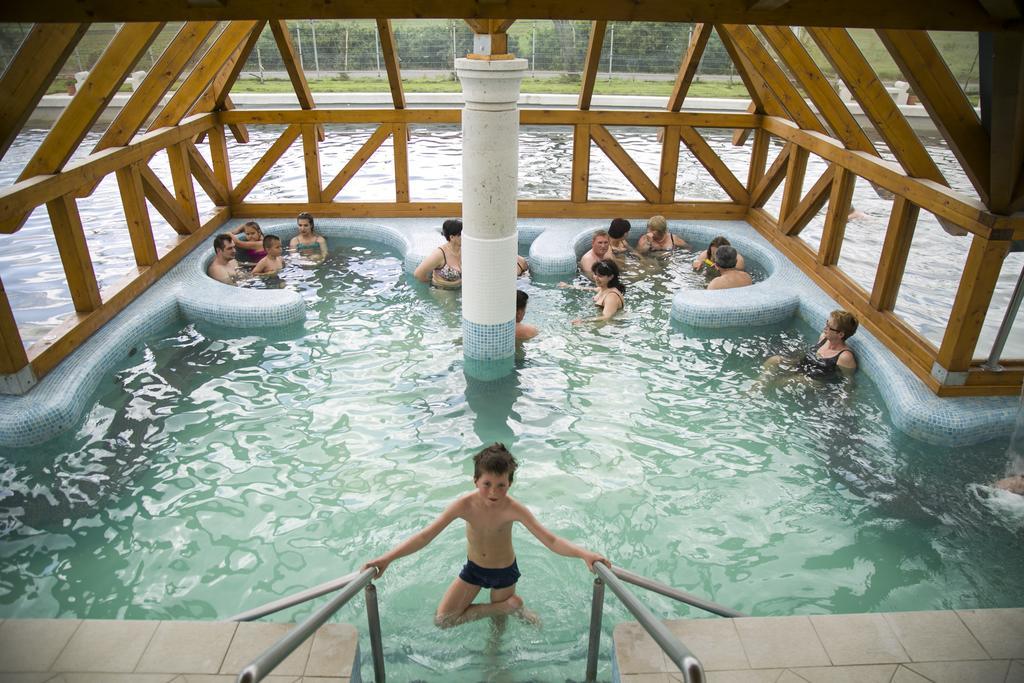 Egri Korona Borhaz Es Wellness Hotel Демьен Экстерьер фото