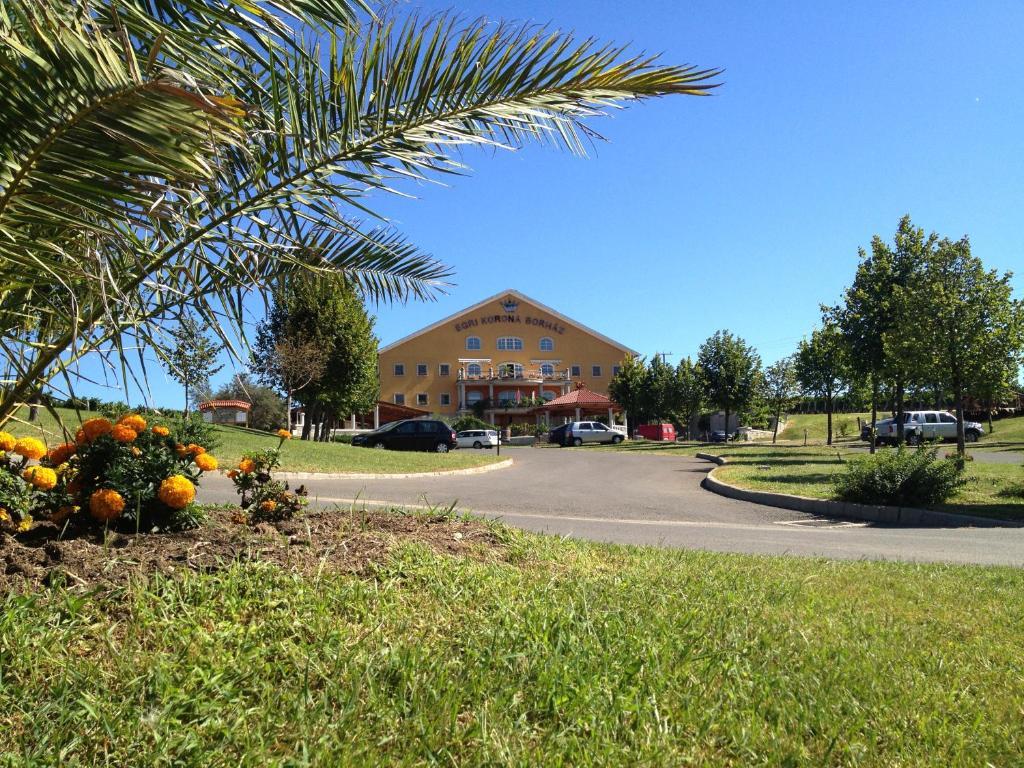 Egri Korona Borhaz Es Wellness Hotel Демьен Экстерьер фото