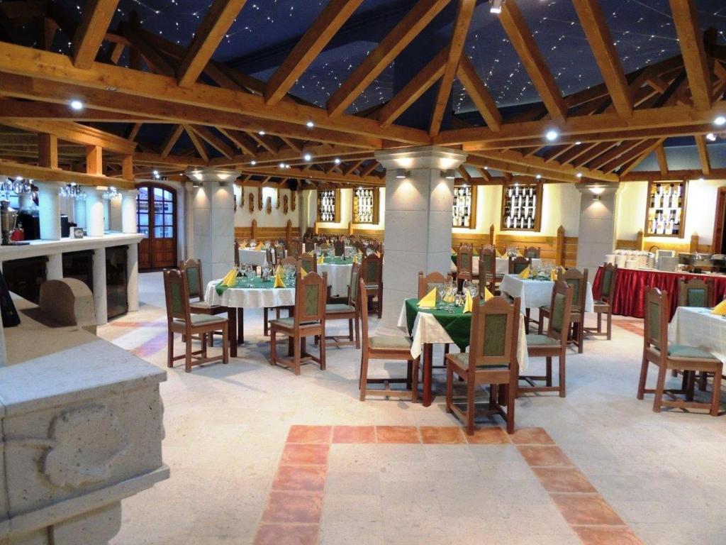 Egri Korona Borhaz Es Wellness Hotel Демьен Экстерьер фото